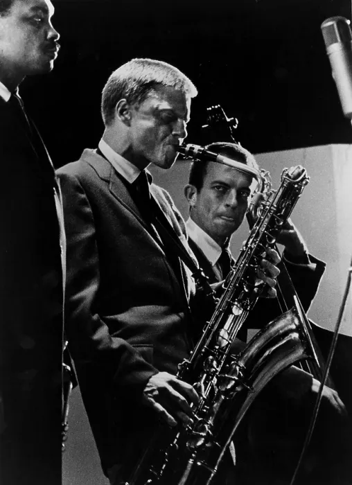 Framed Print : JAZZ ON A SUMMER'S DAY, Gerry Mulligan, 1960 Framed Print : JAZZ ON A SUMMER'S DAY, Gerry Mulligan, 1960