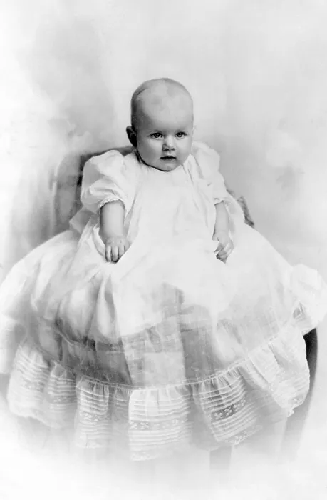 Framed Print : Jean Harlow at the age of 8 months, 1911. Courtesy: CSU Archives / Everett Collection