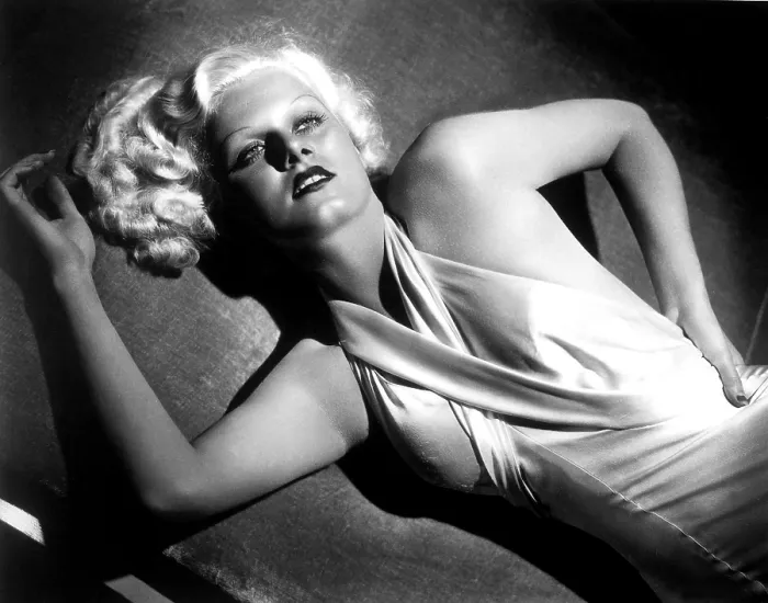 Framed Print : Jean Harlow, fashion still for DINNER AT EIGHT, 1933 Framed Print : Jean Harlow, fashion still for DINNER AT EIGHT, 1933