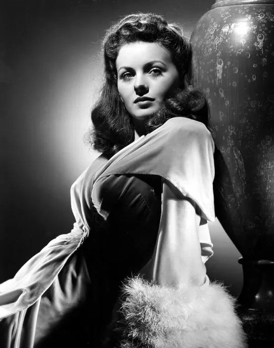 Framed Print : Jeanne Crain, 1945 Framed Print : Jeanne Crain, 1945