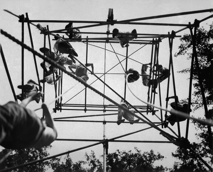 Framed Print : Jeds training on high bars in obstacle course at Milton Hall, England in 1944