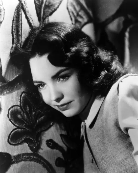 Framed Print : Jennifer Jones, late 1940s Framed Print : Jennifer Jones, late 1940s