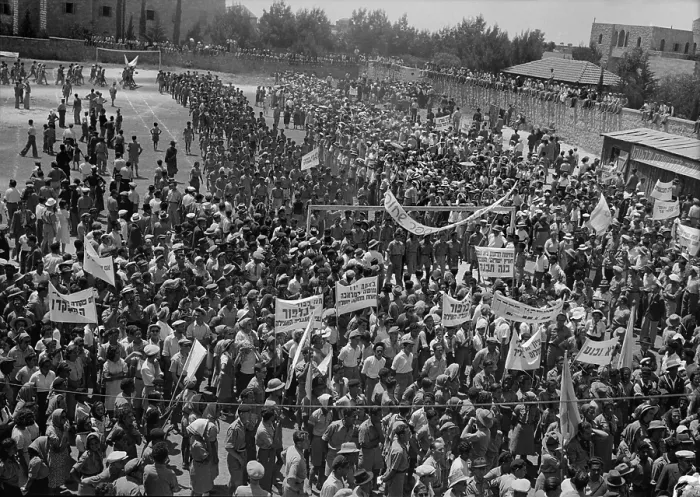Framed Print : Jewish protest against Palestine White Paper, May 18, 1939. Demonstration at the Rehavia gymnasium in Jerusalem