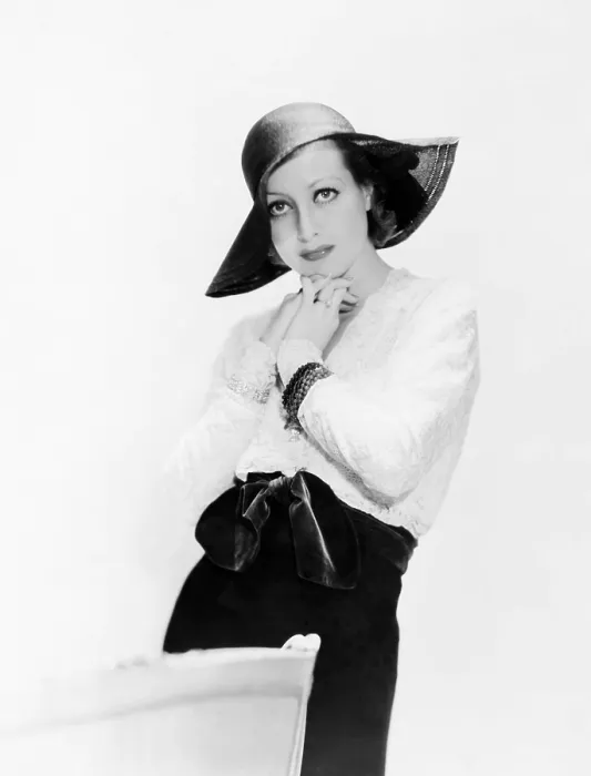 Framed Print : Joan Crawford, ca. 1932 Framed Print : Joan Crawford, ca. 1932