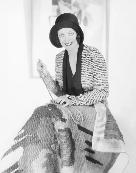 Framed Print : Joan Crawford doing needlepoint, 1932