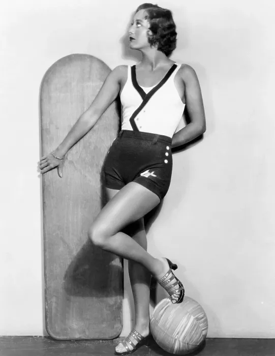 Framed Print : Joan Crawford, in a Ruth Harriet Louise portrait, ca. 1928 Framed Print : Joan Crawford, in a Ruth Harriet Louise portrait, ca. 1928
