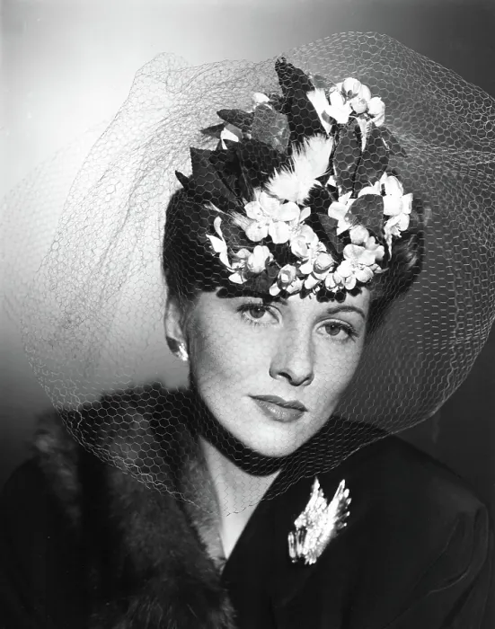 Framed Print : JOAN FONTAINE, c. 1940s' Framed Print : JOAN FONTAINE, c. 1940s'