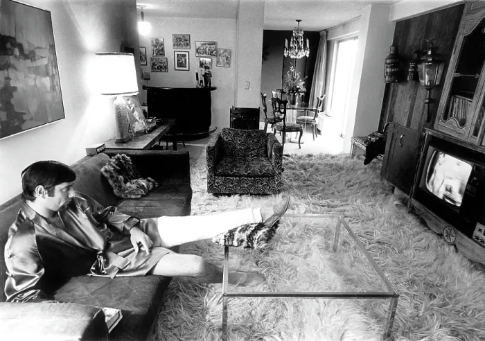 Framed Print : Joe Namath, in full-leg cast, watching tv in his Upper Eastside apartment, January 1968. Courtesy: CSU Archives / Everett Collection Framed Print : Joe Namath, in full-leg cast, watching tv in his Upper Eastside apartment, January 1968. Courtesy: CSU Archives / Everett Collection