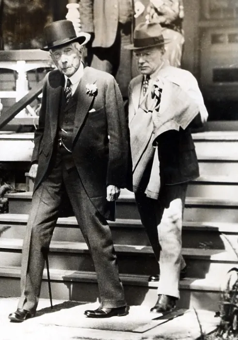 Framed Print : John D. Rockefeller Sr.(1839-1937) & Jr.(1874-1960) attend servant's wife's funeral 3 / 28 / 33, Ormond Beach, Florida.. Courtesy: CSU Archives  /  Everett Collection