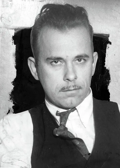 Framed Print : JOHN DILLINGER-Alleged ring leader of a notorious Midwest gang.1 / 26 / 34. Courtesy: CSU Archives  /  Everett Collection