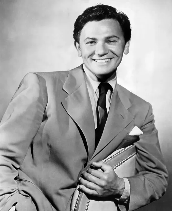 Framed Print : John Garfield, Warner Brothers portrait, ca. early 1940s Framed Print : John Garfield, Warner Brothers portrait, ca. early 1940s