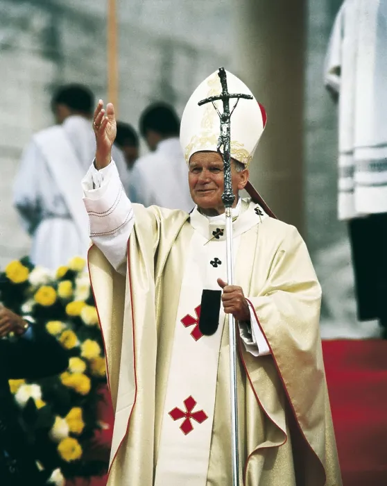 Framed Print : JOHN PAUL II (1920). The Pope officiating a mess during his visit to Argentina in 1987. AISA / Everett Collection**US SALES ONLY** Framed Print : JOHN PAUL II (1920). The Pope officiating a mess during his visit to Argentina in 1987. AISA / Everett Collection**US SALES ONLY**