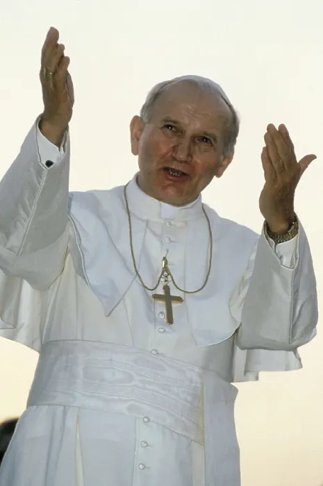 Framed Print : JOHN PAUL II (1920). Portrait of the Pope during his visit to Kaduna in 1982. UNITED STATES OF AMERICA. IDAHO. Spalding. AISA / Everett Collection**US SALES ONLY** Framed Print : JOHN PAUL II (1920). Portrait of the Pope during his visit to Kaduna in 1982. UNITED STATES OF AMERICA. IDAHO. Spalding. AISA / Everett Collection**US SALES ONLY**