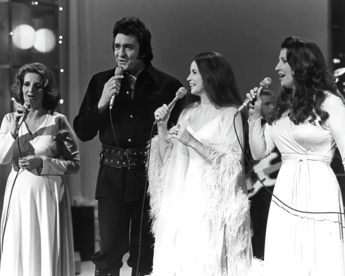 Framed Print : JOHNNY CASH SHOW, Helen Carter, Johnny Cash, June Carter Cash, Anita Carter, 1969-71. Courtesy: CSU Archives  /  Everett Collection
