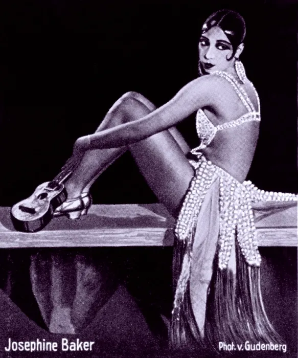 Framed Print : Josephine Baker (1906-1975), African American dancer and actress in a seductive pose. Ca. 1920's Framed Print : Josephine Baker (1906-1975), African American dancer and actress in a seductive pose. Ca. 1920's