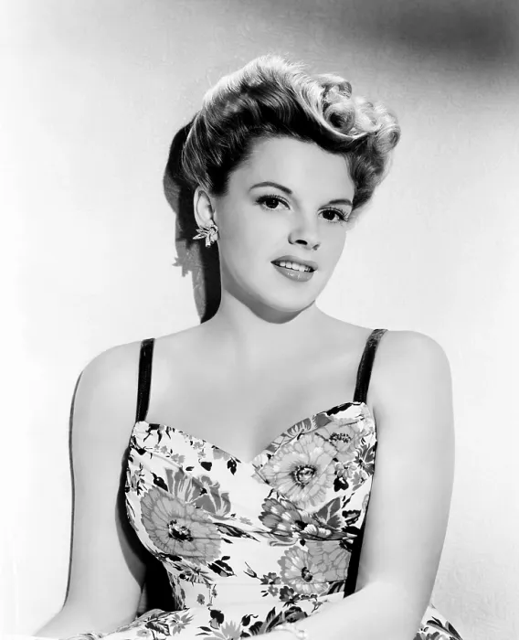 Framed Print : Judy Garland, 1943 Framed Print : Judy Garland, 1943