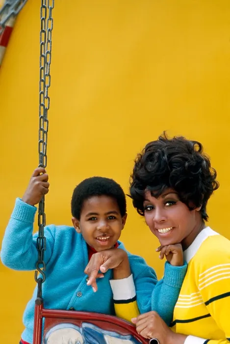 Framed Print : JULIA, from left: Marc Copage, Diahann Carroll, (Season 1, 1969), 1968-1971
