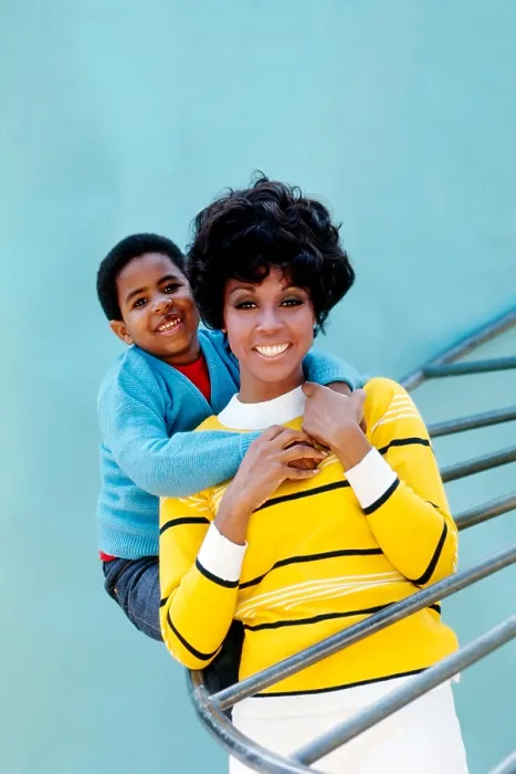 Framed Print : JULIA, from left: Marc Copage, Diahann Carroll, (Season 1, 1969), 1968-1971