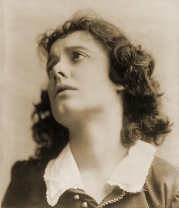 Framed Print : Julia Marlowe (1866-1950), English born American actress in expressive 1892 portrait by Benjamin Falk Framed Print : Julia Marlowe (1866-1950), English born American actress in expressive 1892 portrait by Benjamin Falk