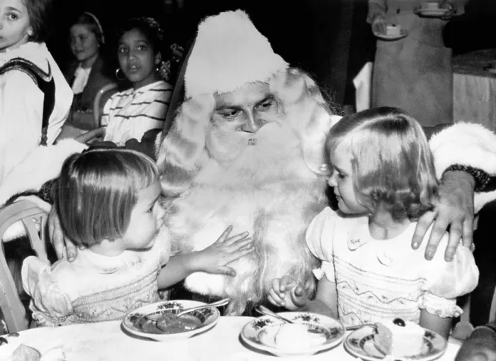Framed Print : Julie, 4, and Patricia, 6, daughters of Vice President-elect Richard Nixon, with Santa Claus. The girls were at the annual International Children's Christmas broadcast. Dec Framed Print : Julie, 4, and Patricia, 6, daughters of Vice President-elect Richard Nixon, with Santa Claus. The girls were at the annual International Children's Christmas broadcast. Dec
