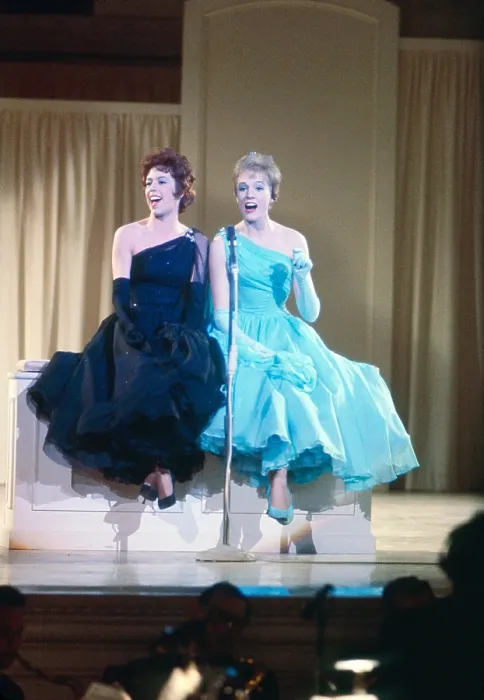Framed Print : JULIE AND CAROL AT CARNEGIE HALL, from left: Carol Burnett, Julie Andrews, 1962 Framed Print : JULIE AND CAROL AT CARNEGIE HALL, from left: Carol Burnett, Julie Andrews, 1962