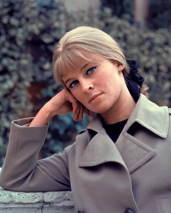 Framed Print : Julie Christie, 1960s Framed Print : Julie Christie, 1960s