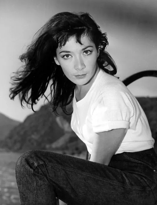 Framed Print : Juliette Greco, 1950s Framed Print : Juliette Greco, 1950s