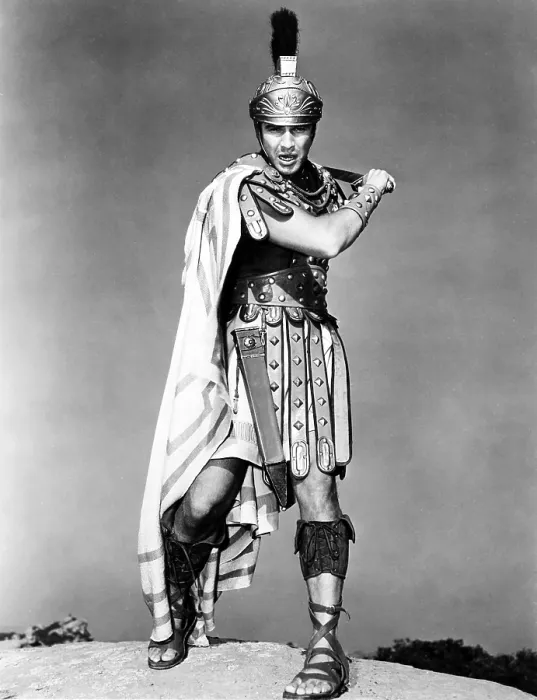 Framed Print : JULIUS CAESAR, Marlon Brando, 1953 Framed Print : JULIUS CAESAR, Marlon Brando, 1953