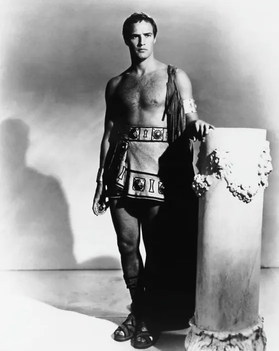 Framed Print : JULIUS CAESAR, Marlon Brando, 1953 Framed Print : JULIUS CAESAR, Marlon Brando, 1953