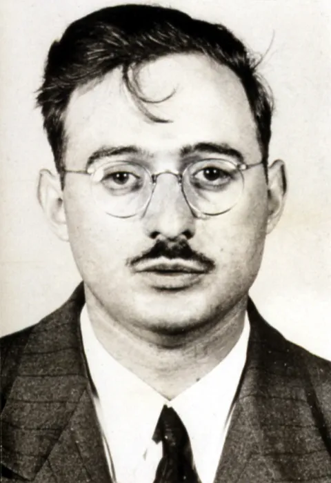 Framed Print : Julius Rosenberg. Courtesy: CSU Archives  /  Everett Collection