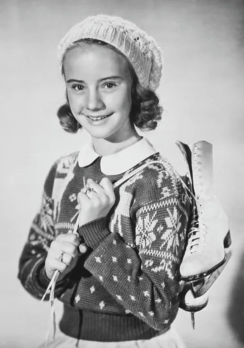 Framed Print : JUNIOR MISS, Peggy Ann Garner, 1945, TM & Copyright 20th Century Fox Film Corp. / courtesy Everett Collection Framed Print : JUNIOR MISS, Peggy Ann Garner, 1945, TM & Copyright 20th Century Fox Film Corp. / courtesy Everett Collection