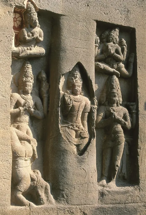 Framed Print : Kailashnath Temple. 8th c. INDIA. Ellora. Ellora Caves. Ellora. Cave 16. Hindu temple carved into a basalt cliff. It is designed to recall Mount Kailash, the abode of Lord Shiva