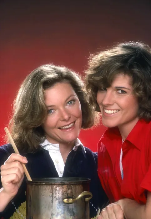 Framed Print : KATE & ALLIE, from left: Jane Curtin, Susan Saint James, (1984), 1984-1989