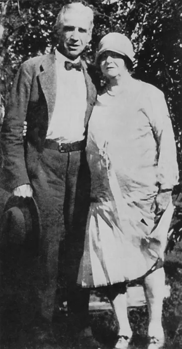 Framed Print : Kate Ma Barker (1873-1935) with her boyfriend, Arthur Dunlop Framed Print : Kate Ma Barker (1873-1935) with her boyfriend, Arthur Dunlop