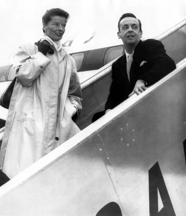 Framed Print : Katharine Hepburn and Robert Helpmann, boarding a Quantas flight to Sidney Australia where Hepburn will appear in three stage plays for the Old Vic Company Framed Print : Katharine Hepburn and Robert Helpmann, boarding a Quantas flight to Sidney Australia where Hepburn will appear in three stage plays for the Old Vic Company