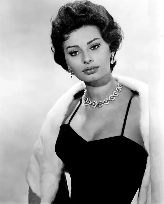 Framed Print : THE KEY, Sophia Loren, 1958 Framed Print : THE KEY, Sophia Loren, 1958