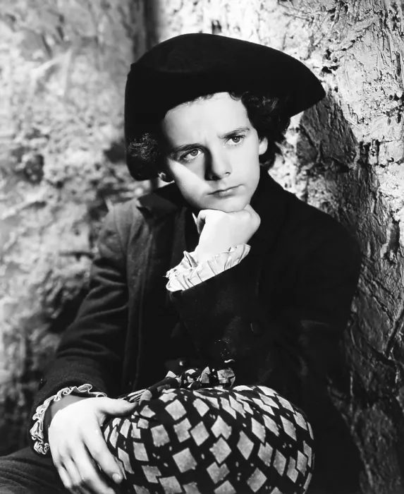 Framed Print : KIDNAPPED, Freddie Bartholomew, 1938, TM and Copyright 20th Century Fox Film Corp. All rights reserved / courtesy Everett Collection