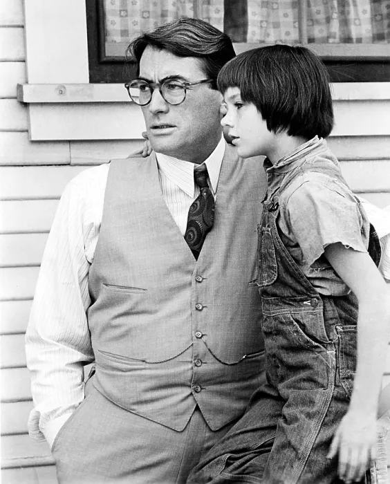 Framed Print : TO KILL A MOCKINGBIRD, Mary Badham, Gregory Peck, 1962