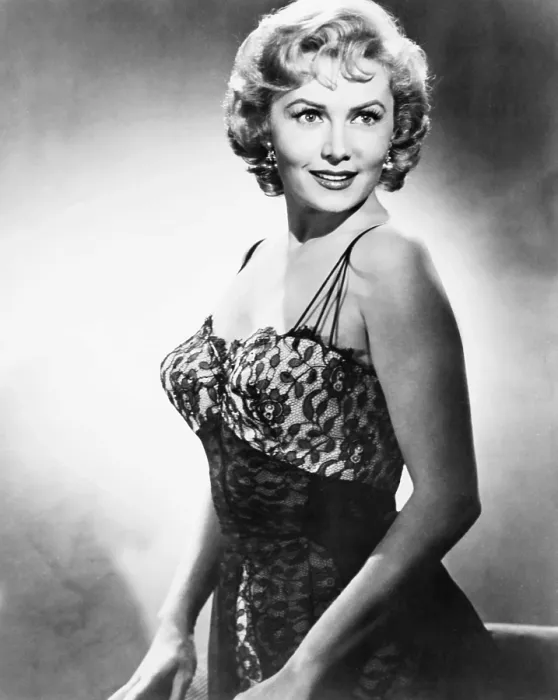 Framed Print : THE KILLER IS LOOSE, Rhonda Fleming, 1956 Framed Print : THE KILLER IS LOOSE, Rhonda Fleming, 1956