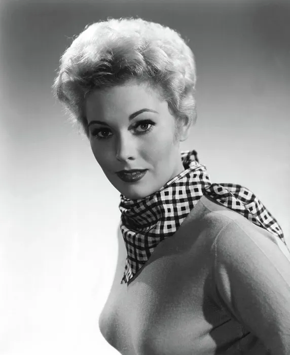 Framed Print : Kim Novak, 1956' Framed Print : Kim Novak, 1956'