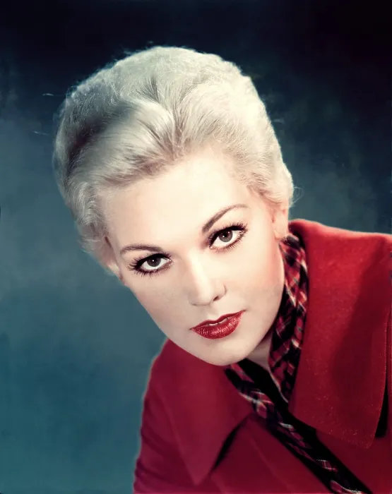 Framed Print : Kim Novak Framed Print : Kim Novak