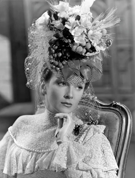 Framed Print : KIND HEARTS AND CORONETS, Joan Greenwood, 1949