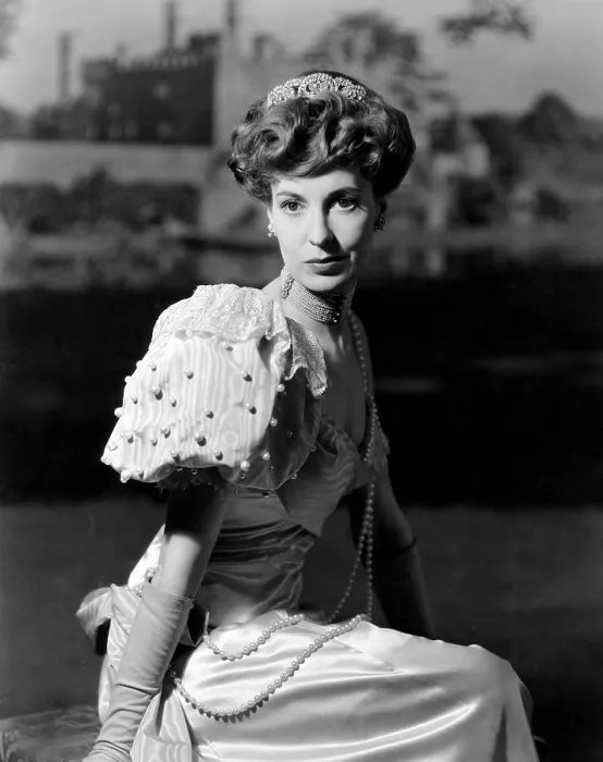 Framed Print : KIND HEARTS AND CORONETS, Valerie Hobson, 1949