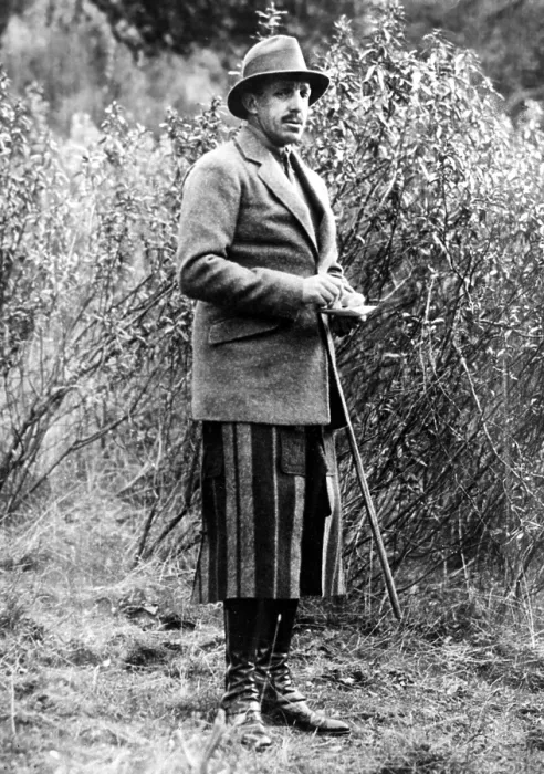 Framed Print : King Alfonso XIII of Spain (1886-1941)hunting on the estate of the Marquis de Viana, 2 / 9 / 29. Courtesy: CSU Archives  /  Everett Collection