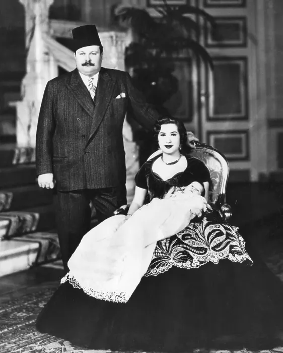 Framed Print : King Farouk of Egypt (1920-1965), Queen Narriman (holding Prince Ahmed Fouad), Cairo, Egypt, March 29, 1952.. Courtesy: CSU Archives  /  Everett Collection