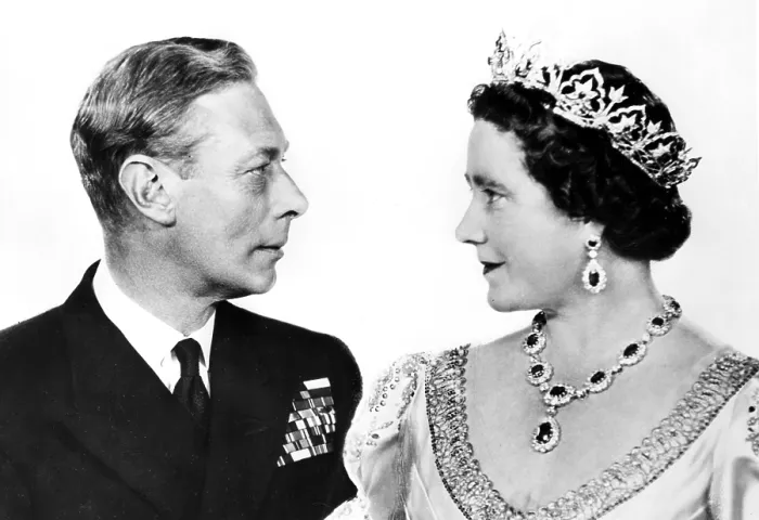 Framed Print : King George VI and Queen Elizabeth (later Queen Mother) on their 25th anniversary, 1948. Courtesy: CSU Archives  /  Everett Collection