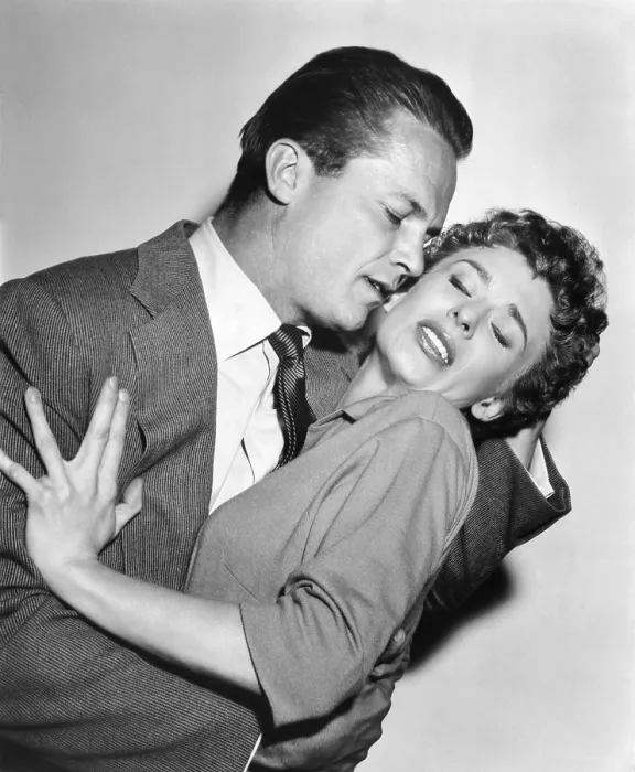 Framed Print : KISS ME DEADLY, from left: Ralph Meeker, Cloris Leachman, 1955