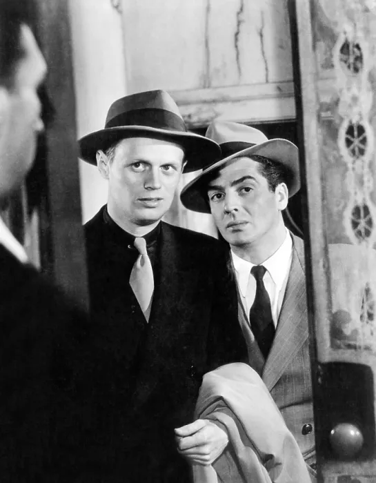 Framed Print : KISS OF DEATH, from left, Richard Widmark, Victor Mature, 1947, TM and Copyright 20th Century Fox Film Corp. All rights reserved / Courtesy: Everett Collection