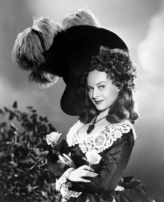 Framed Print : KITTY, Paulette Goddard, 1945 Framed Print : KITTY, Paulette Goddard, 1945