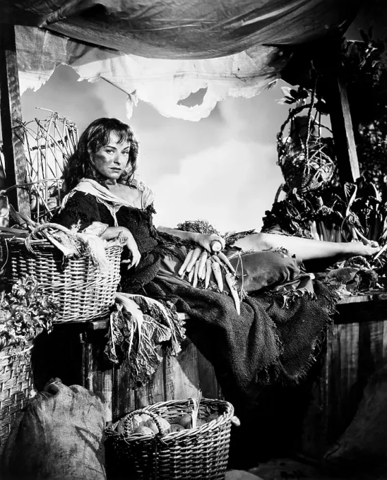 Framed Print : KITTY, Paulette Goddard, 1945 Framed Print : KITTY, Paulette Goddard, 1945